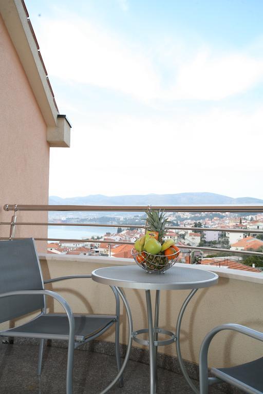 Apartments Little Paradise Trogir Phòng bức ảnh